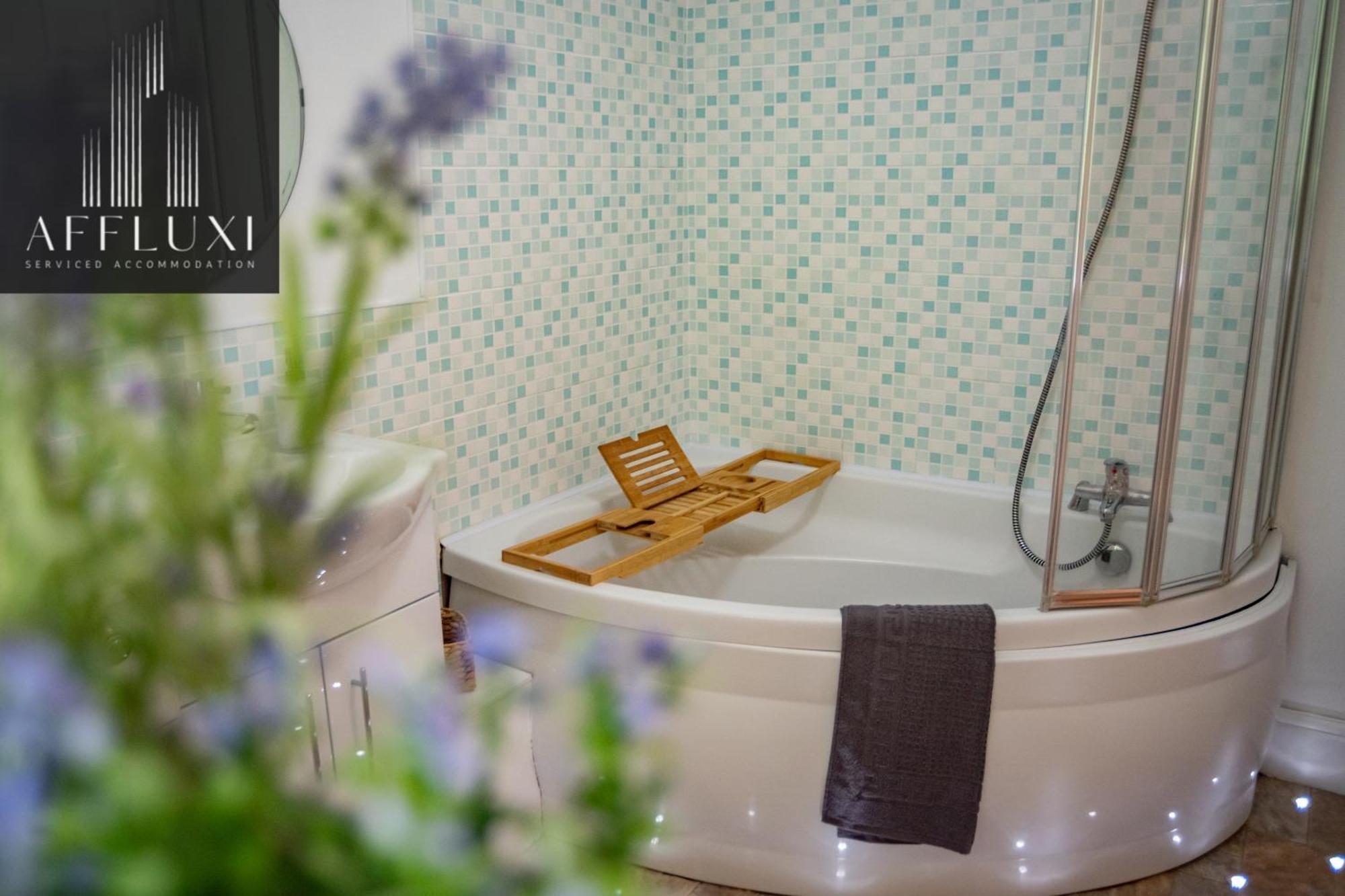 Holiday home Relaxing Hot Tub Retreat *